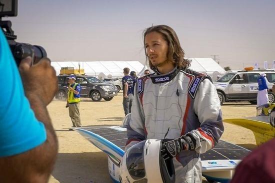 怼地怼天怼火箭，美国&ldquo;搜机狂魔&rdquo;逼 NASA 科学家解锁手机