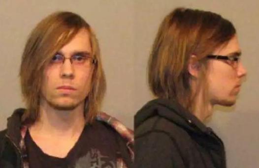 攻破微软游戏帝国的黑客少年：嗑药、坐牢、重归正途