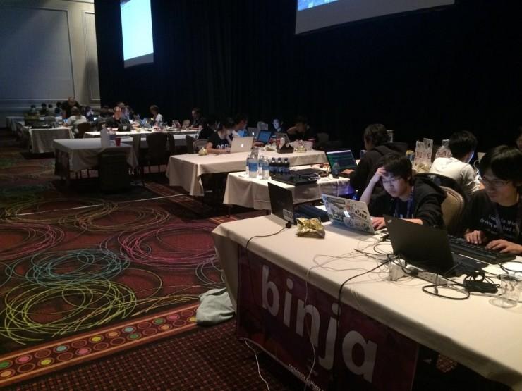 DEF CON 专题 | 溜门撬锁，暗黑市集，带你看世界最大的黑客狂欢