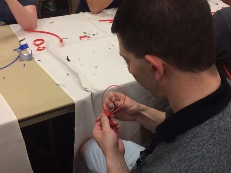 DEF CON 专题 | 溜门撬锁，暗黑市集，带你看世界最大的黑客狂欢