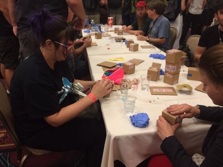 DEF CON 专题 | 溜门撬锁，暗黑市集，带你看世界最大的黑客狂欢