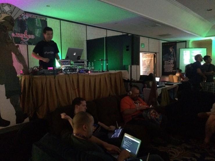 DEF CON 专题 | 溜门撬锁，暗黑市集，带你看世界最大的黑客狂欢