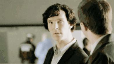 我在酒店找了半天偷拍摄像头，发现有人在源头就解决了。。。