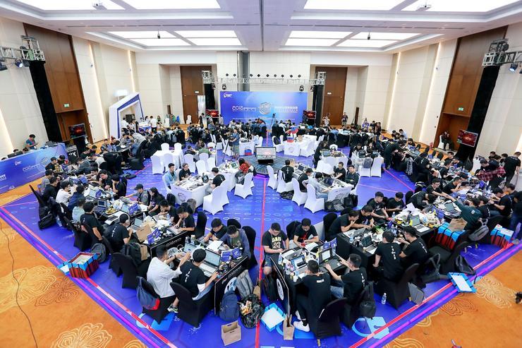 我与30支黑客战队的角色扮演play