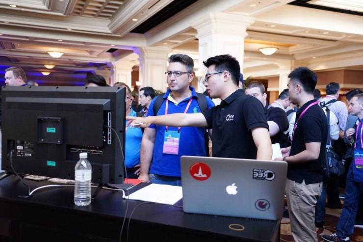 BlackHat专题 | 带你看 BlackHat 现场，全球顶级黑客聚会都做些神马？