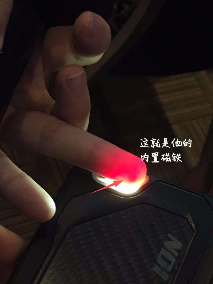 今天，我与植入9块芯片的生物黑客&ldquo;碰了碰&rdquo;指尖，还看到12岁男孩与盘古大牛的火花碰撞