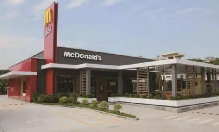 天才黑客入侵五角大楼，窃听情报勾结苏联，转行后却抓出了744个罪犯