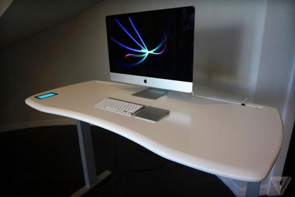 智能家庭本周锋闻:微软眼镜HoloLens带你环游火星