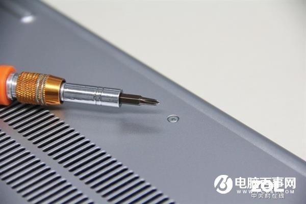 小白也能搞定 惠普战66升级内存教程
