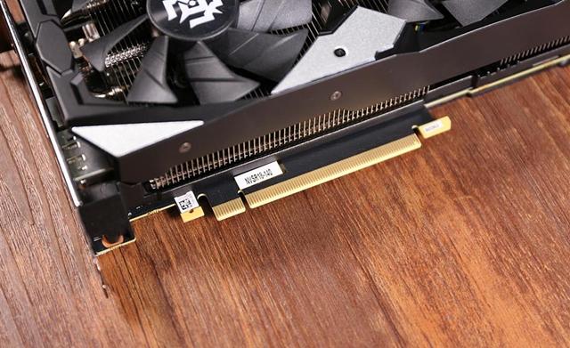 定制刀锋风扇 索泰RTX 2080Ti X-GAMINGOC图赏