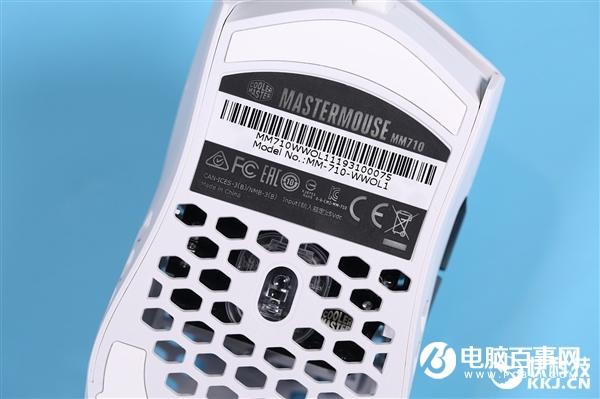 仅53克史上最轻 酷冷至尊710天狼星鼠标白色版图赏
