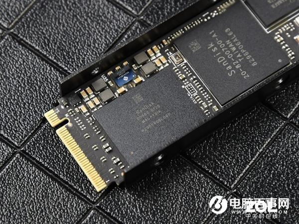 放弃PCIE 4.0吧 这可能是目前最能打的SSD