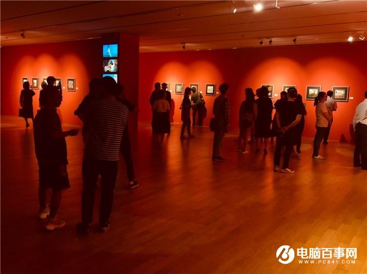 “绘”有期，微软小冰@ 当代艺术跨界展 在杭州大屋顶艺术中心举行