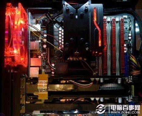 酷炫的机箱内只有硬盘还是“老样子”