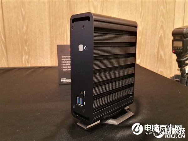 AMD锐龙R1000嵌入式生态展示:DFI带来名片大小超迷你系统