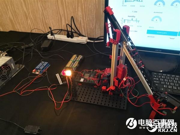 AMD锐龙R1000嵌入式生态展示:DFI带来名片大小超迷你系统