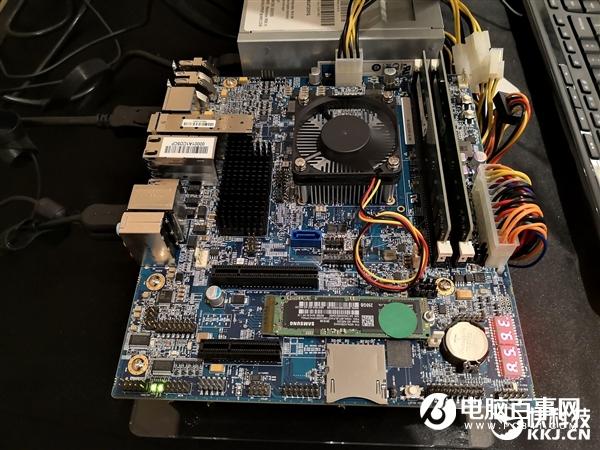 AMD锐龙R1000嵌入式生态展示:DFI带来名片大小超迷你系统