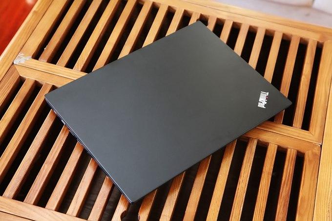轻薄商务本 ThinkPad E480笔记本图赏