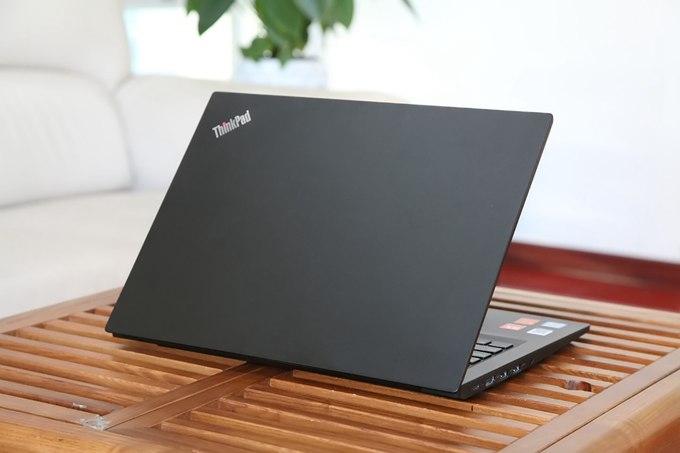 轻薄商务本 ThinkPad E480笔记本图赏