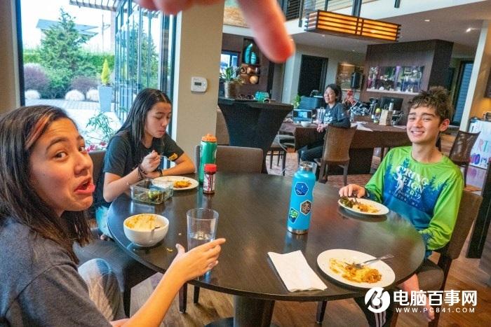 微软乔北峰一家停止旅行,居家隔离:妻子染上新冠病毒