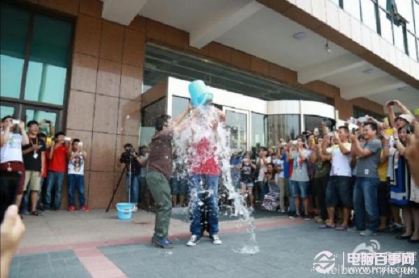 冰桶挑战是什么？冰桶挑战是什么意思？