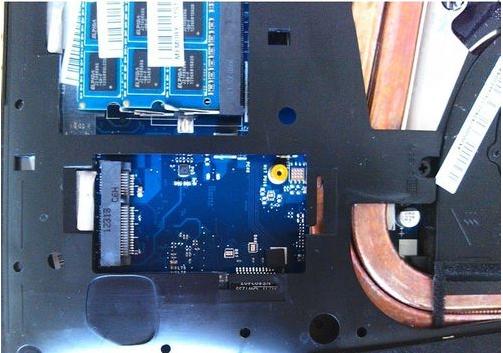 笔记本电脑怎么安装固态硬盘