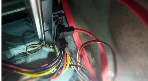 电脑开机黑屏,小编教你电脑开机黑屏怎么解决