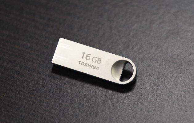 七彩虹j1900装win7进不了系统