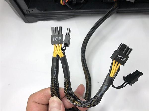 显卡如何安装到主板上？独显接线与显卡安装图解教程