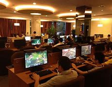 为什么网吧用win7可以玩cf家里装win 我听说有些游戏win10不兼容 换了 为什么网吧用win7可以玩cf家里装win 我听说有些游戏win10不兼容 换了